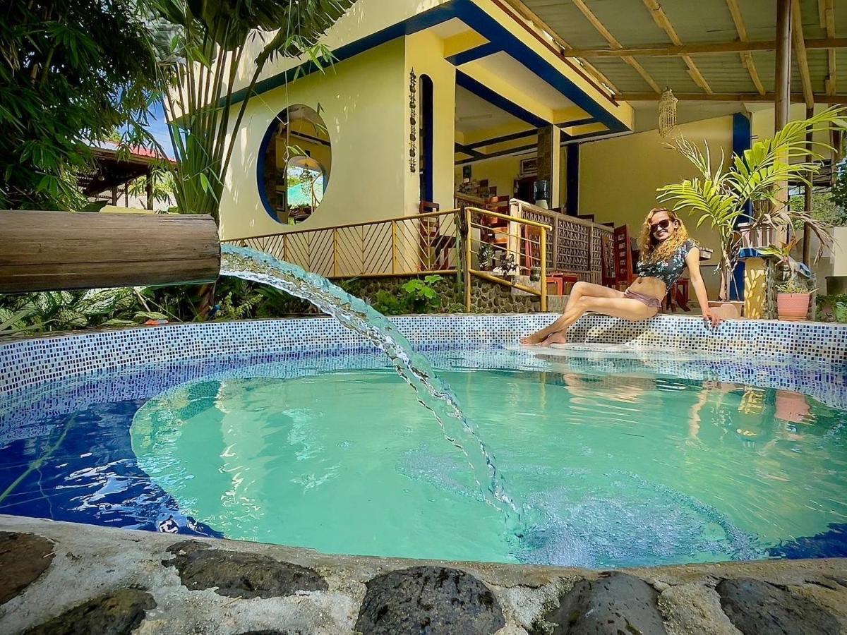 Blue Moon Guesthouse Puerto Princesa Exteriör bild