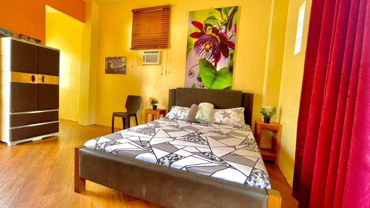 Blue Moon Guesthouse Puerto Princesa Exteriör bild